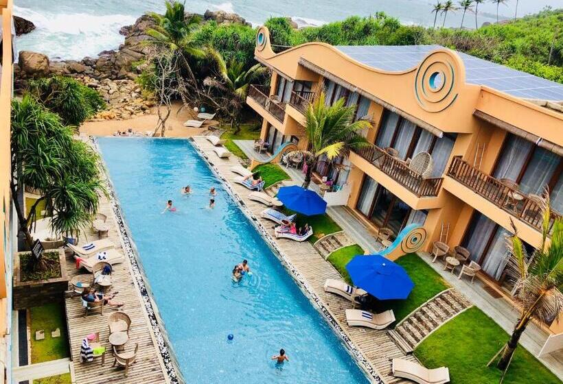 Thaproban Pavilion Resort & Spa