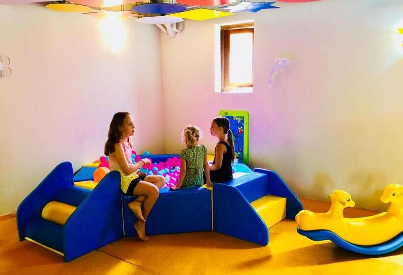 Thaproban Pavilion Resort & Spa