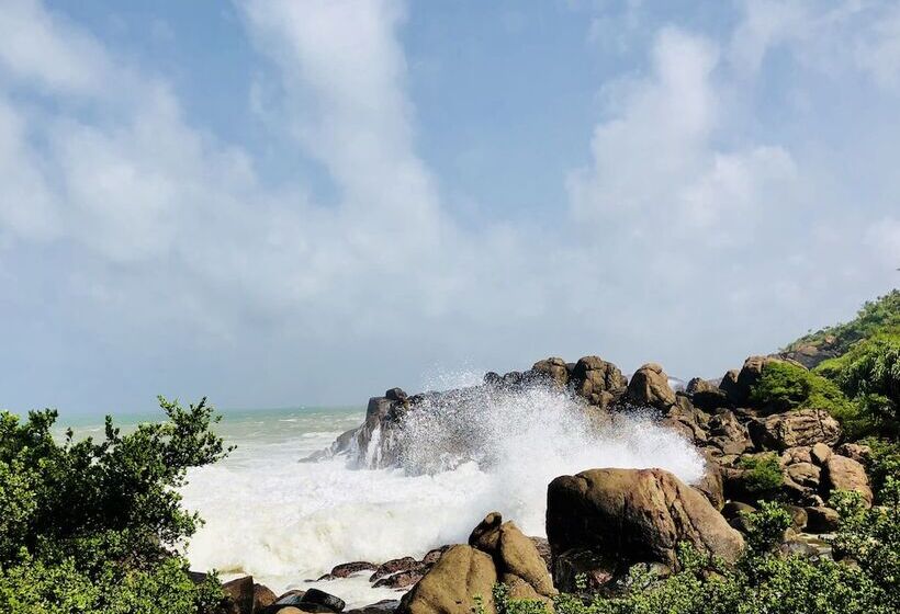 Thaproban Pavilion Resort & Spa