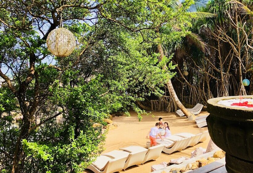 Thaproban Pavilion Resort & Spa