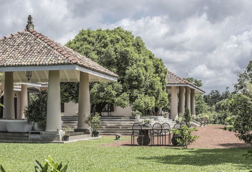 Villa Mayurana By Edwards Collection