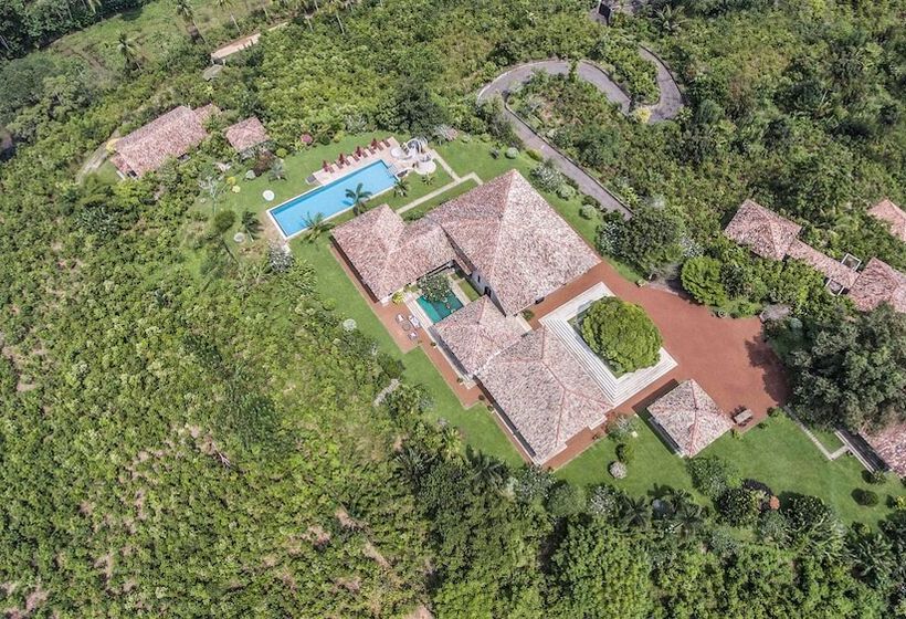 Villa Mayurana By Edwards Collection