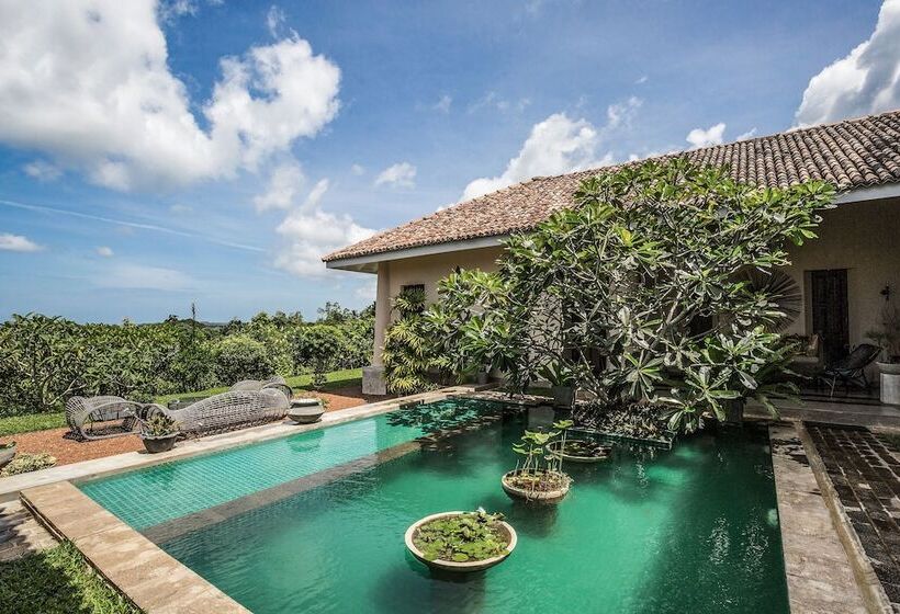 Villa Mayurana By Edwards Collection