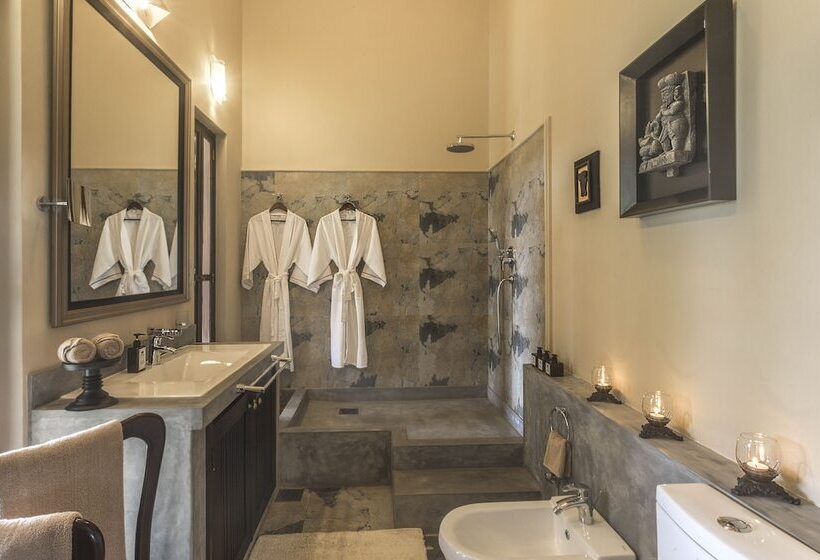 Villa Mayurana By Edwards Collection