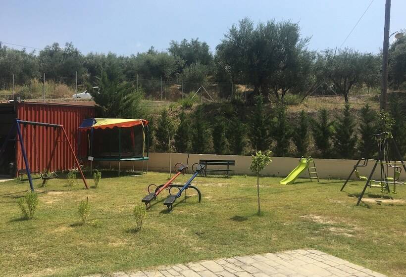 Anilio Plaza