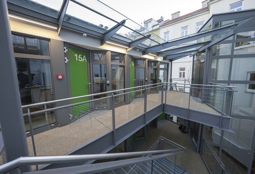 Smart Apart Living   Wien Hauptbahnhof   Self Check In