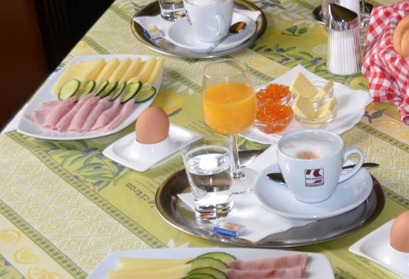 Smart Apart Living   Wien Hauptbahnhof   Self Check In