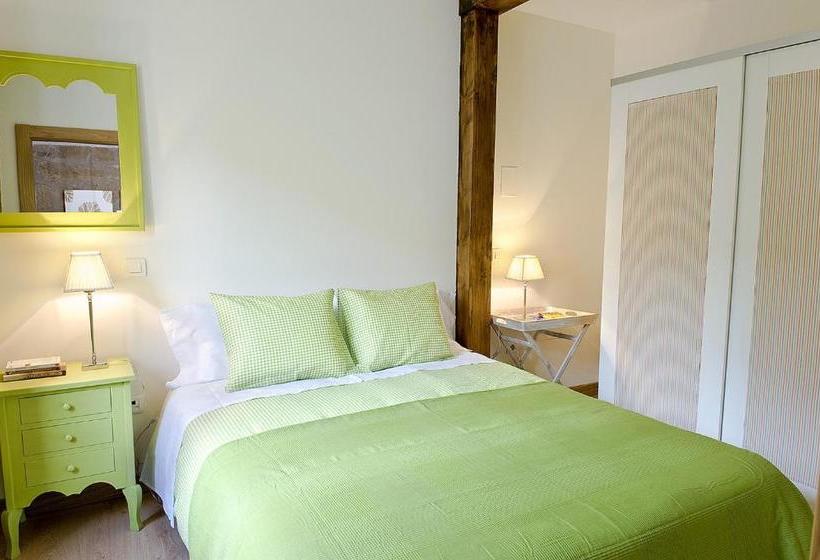 Apartamentos Turísticos Los Zapatos Morados