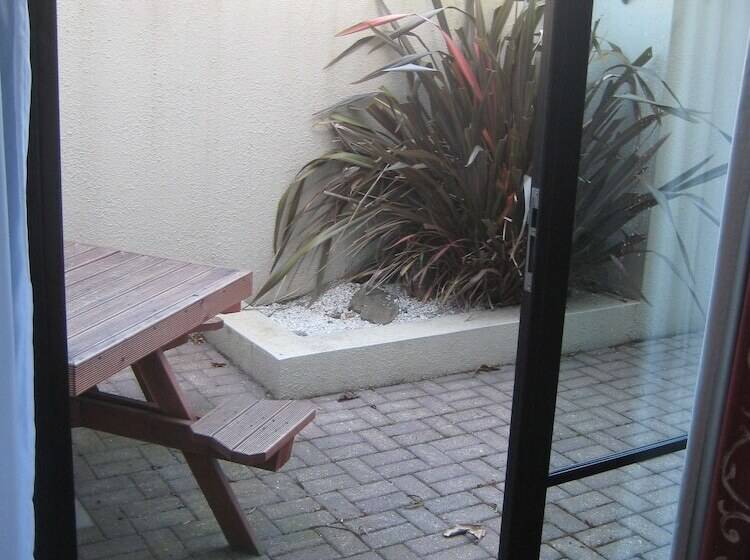 755 Regal Court Motel