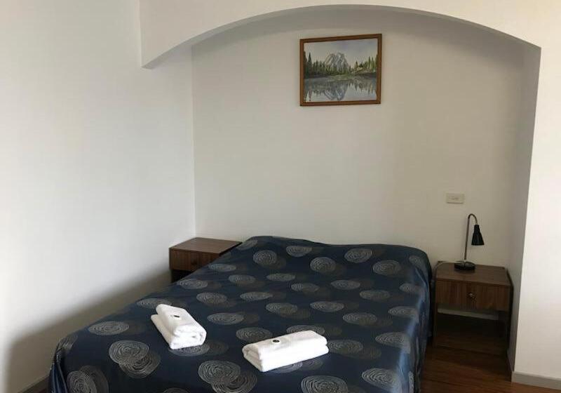 Beaconsfield Lodge Motel