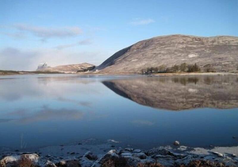 مبيت وإفطار Altnacealgach Motel