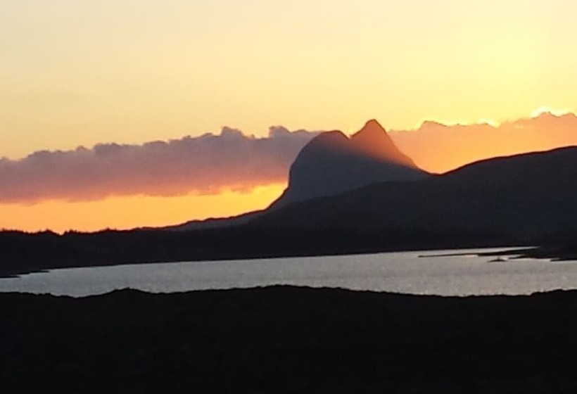 مبيت وإفطار Altnacealgach Motel