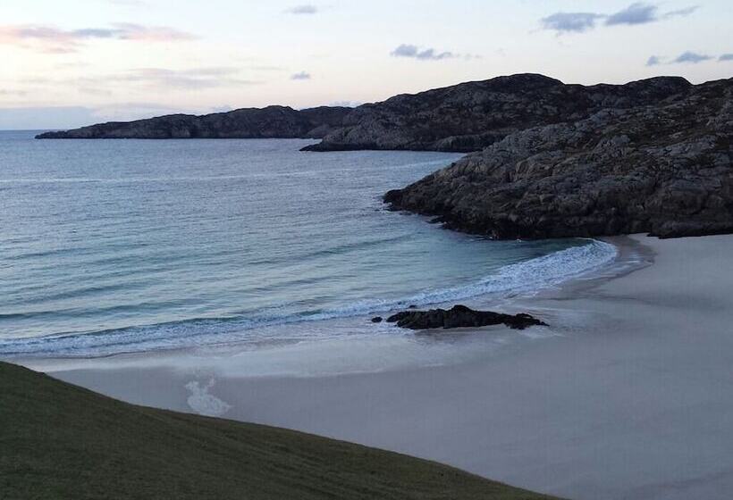 مبيت وإفطار Altnacealgach Motel