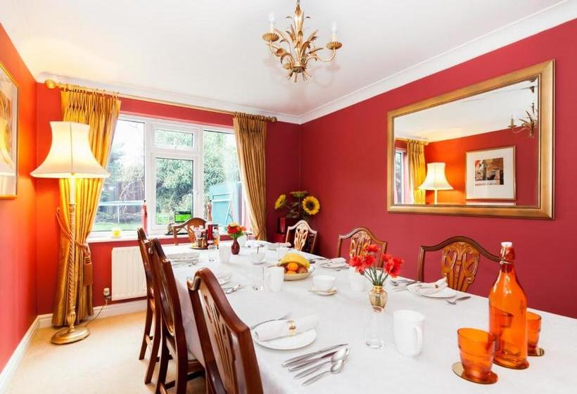 ベッドアンドブレックファースト Ayuda House