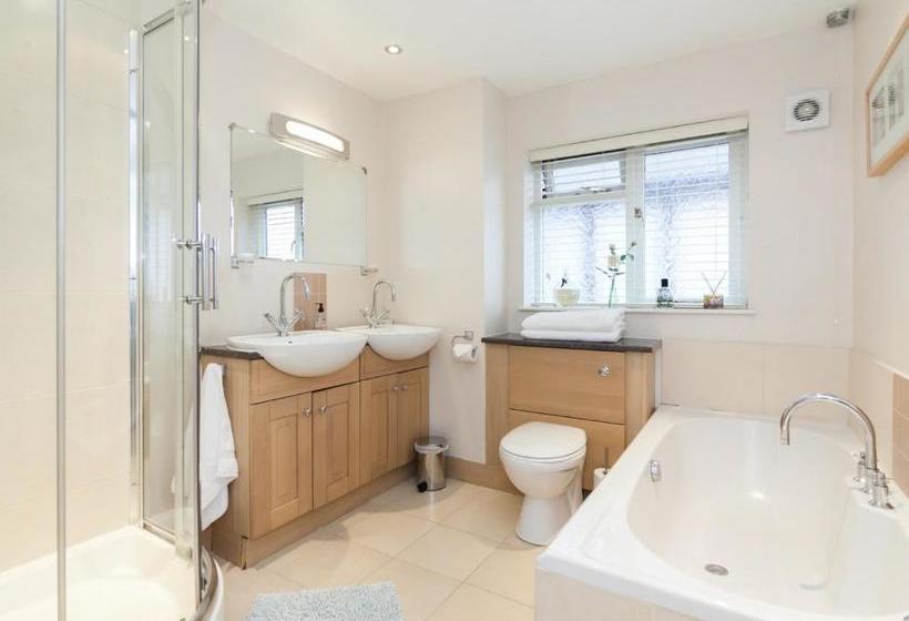 ベッドアンドブレックファースト Ayuda House