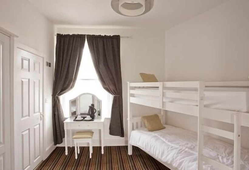 Bed and Breakfast Burton Stone Inn   Free Parking On Site