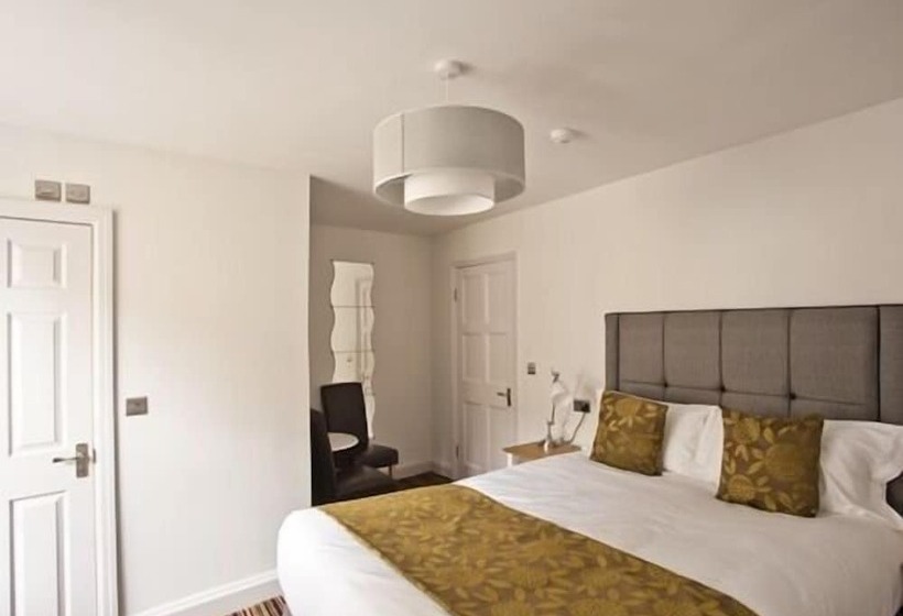 Bed and Breakfast Burton Stone Inn   Free Parking On Site