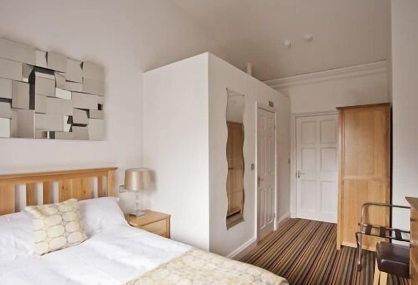 Bed and Breakfast Burton Stone Inn   Free Parking On Site