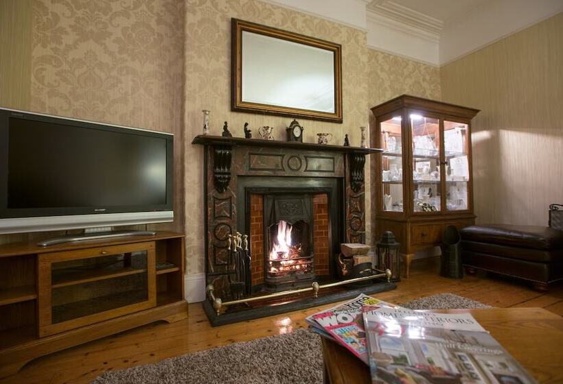 Bed and Breakfast Cul Erg House & Kitchen