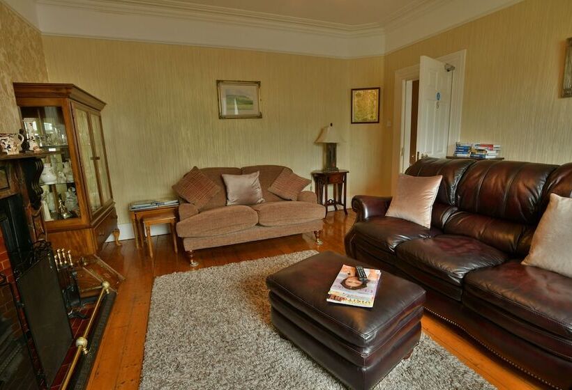 Bed and Breakfast Cul Erg House & Kitchen