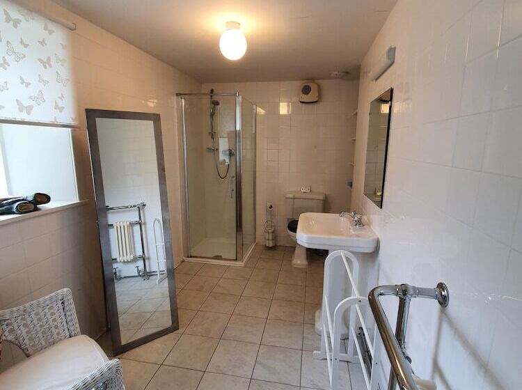 민박 Parkhead House