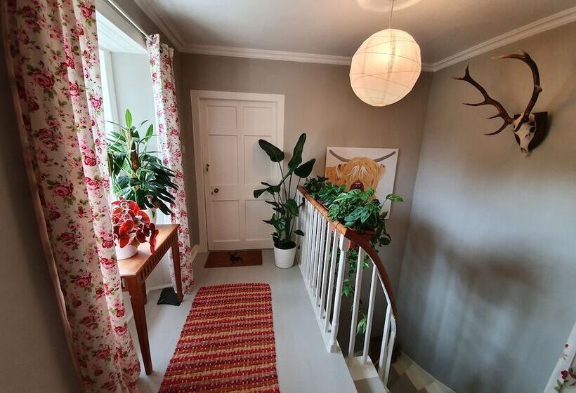 민박 Parkhead House