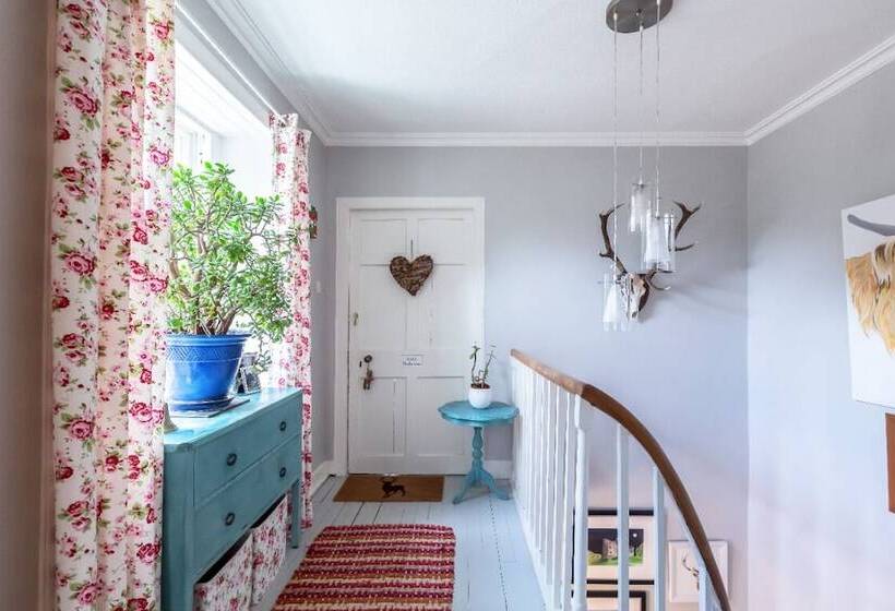 민박 Parkhead House