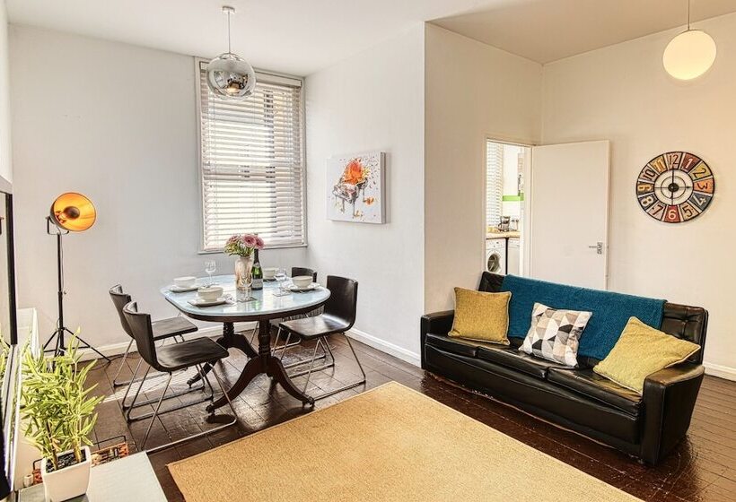 Ghar Homes   Bath City Centre Cosy Retreat