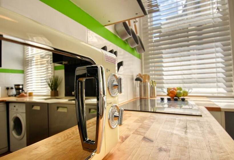 Ghar Homes   Bath City Centre Cosy Retreat