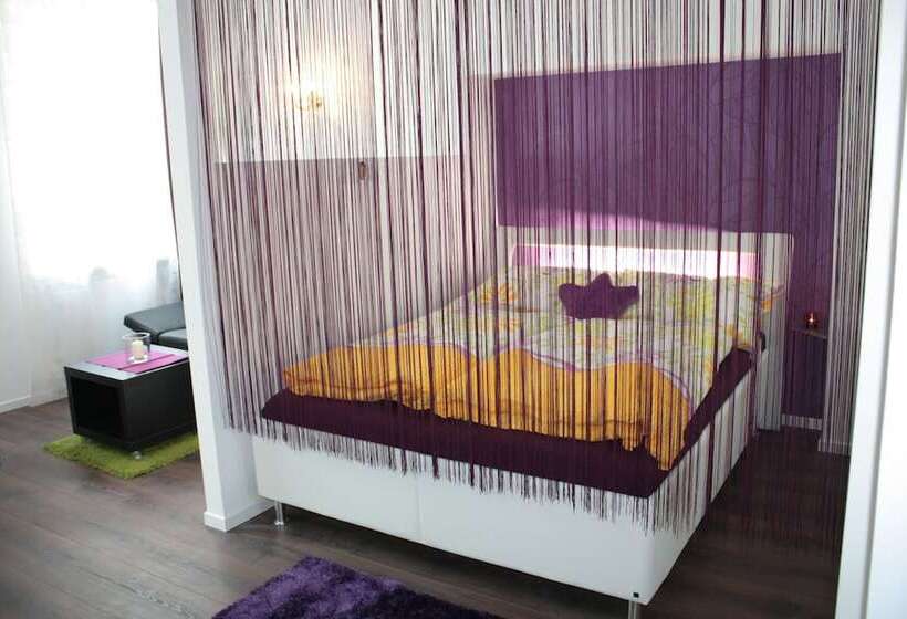 Govienna Small Modern Apartment