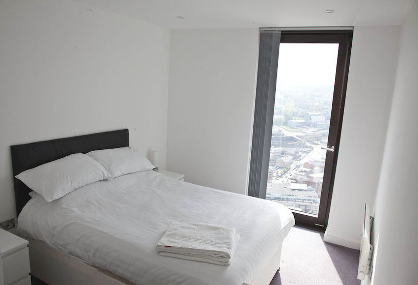 Halo Serviced Apartments  St Pauls