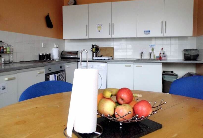 Homestay Bristol   Hostel