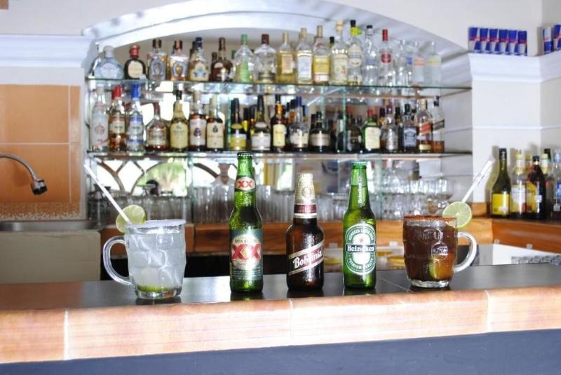 Отель Arcos Del Parque