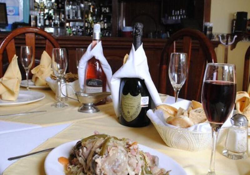 Отель Arcos Del Parque