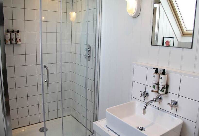 ホテル Bel And The Dragon Odiham