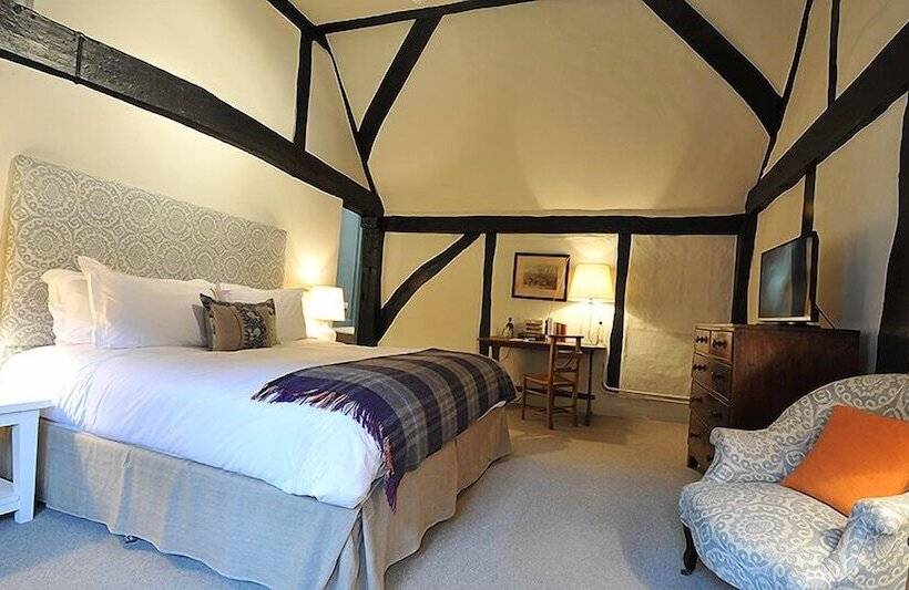 ホテル Bel And The Dragon Odiham