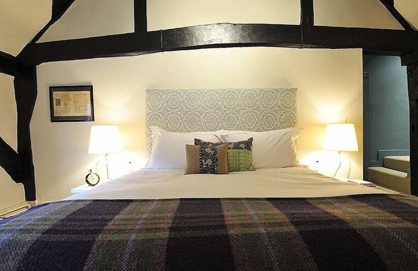 ホテル Bel And The Dragon Odiham