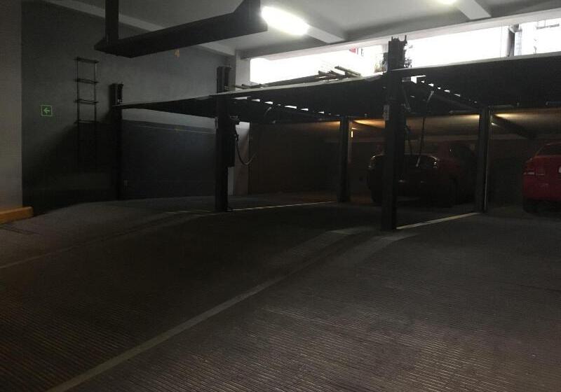 Отель Block Suites