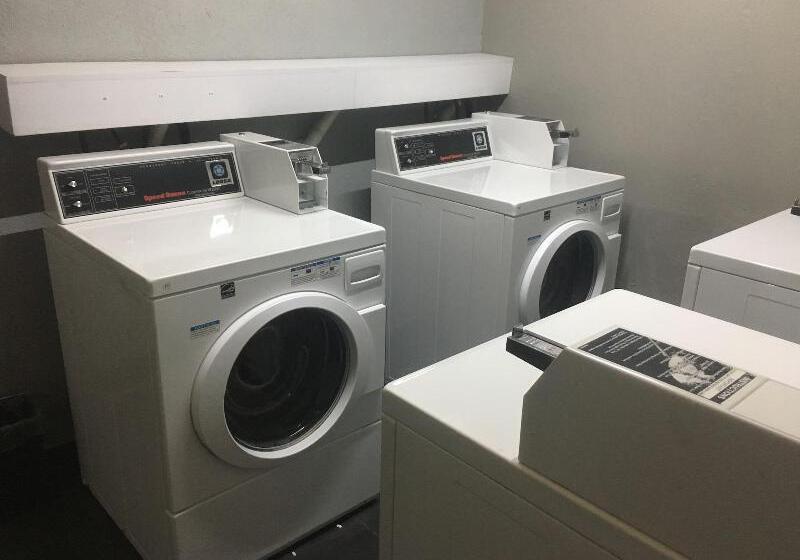 Отель Block Suites