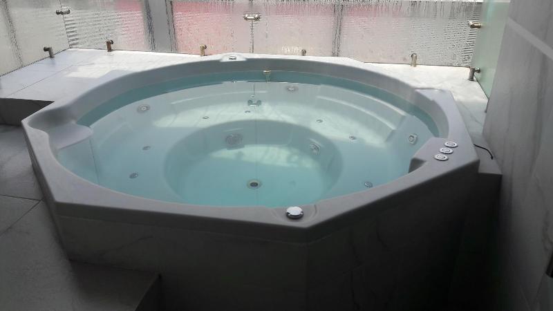 Отель Block Suites