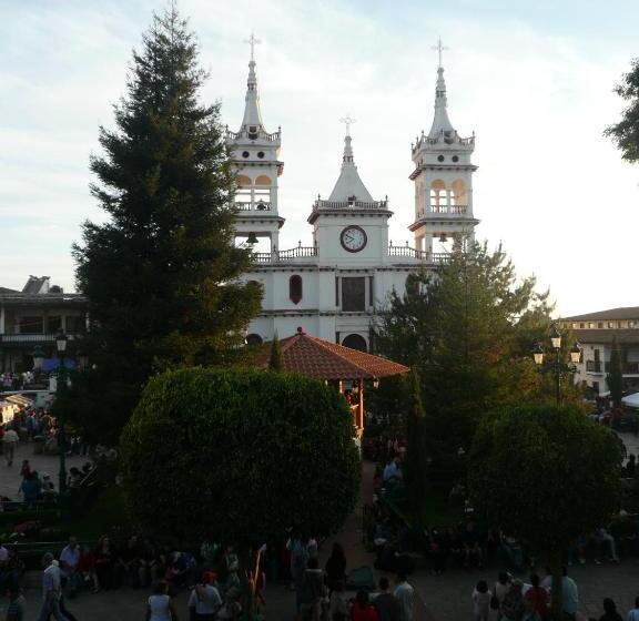 Отель Bosque Escondido