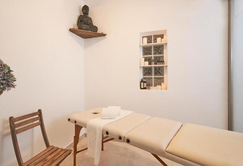 Отель Boutique Minister 4sup