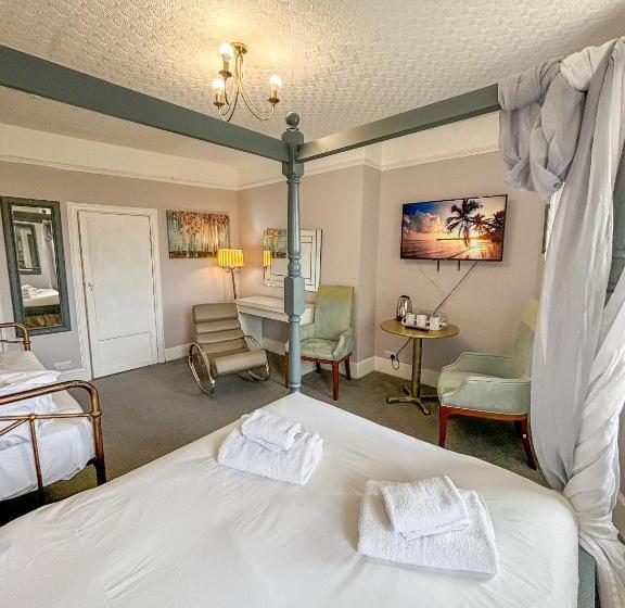 X Hotel Brunswick Square