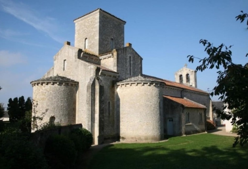 בית מלון כפרי Burgevin