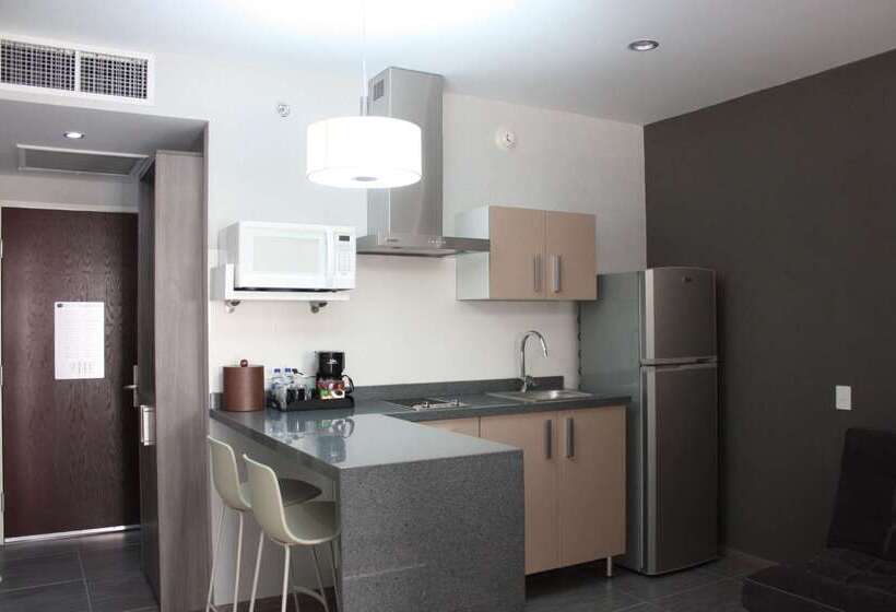 Отель Casa Inn Galerias Celaya