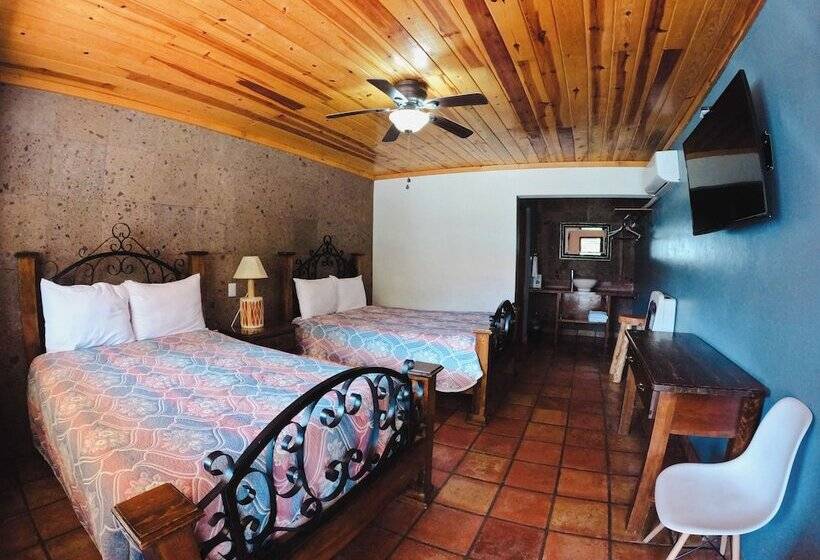 בית מלון כפרי Cascada Inn