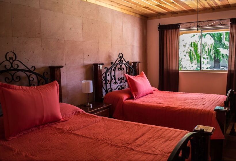 בית מלון כפרי Cascada Inn