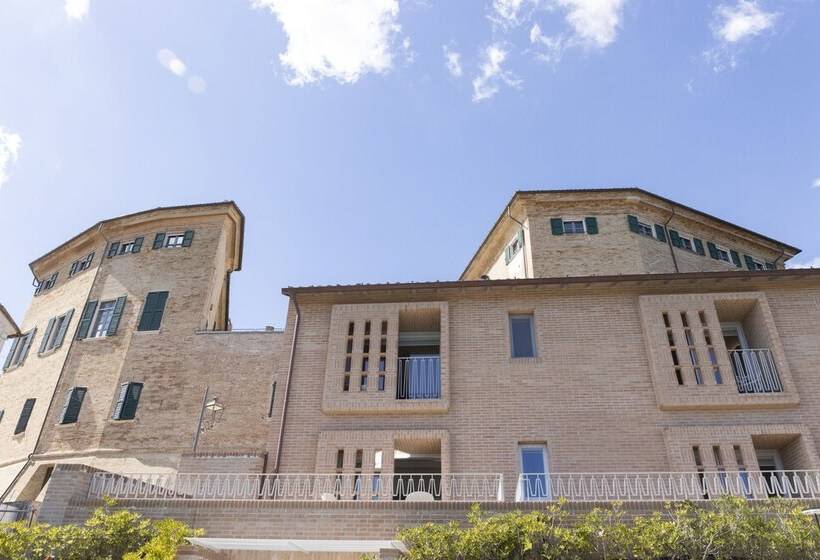 בית מלון כפרי Castello Di Monterado