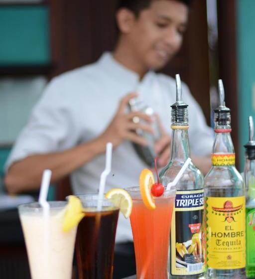 هتل Centro Puerto Princesa Near Airport