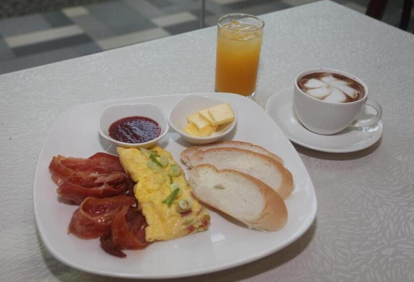 هتل Centro Puerto Princesa Near Airport